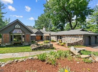 16 Island Trl, Sparta, NJ 07871