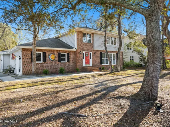 1706 Bay Tree Court SW, Ocean Isle Beach, NC 28469