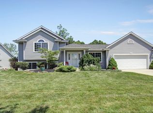 2539 Orchard View Dr NE, Grand Rapids, MI 49505