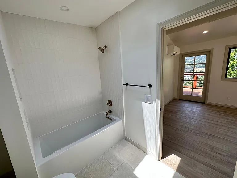 149 1/2 Muerdago Rd #1/2 — Photo 3