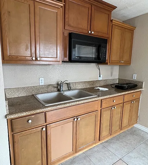 639 Del Valle Ave — Photo 5