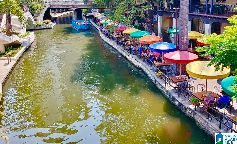 1st image of 4511 Helena Rd #1