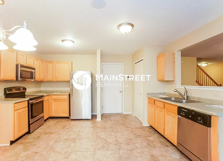10806 Woods Dr — Photo 8