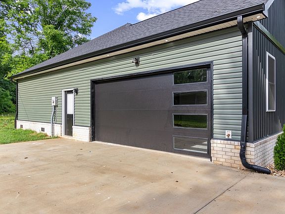 4th image of 665 Guildfield Dr