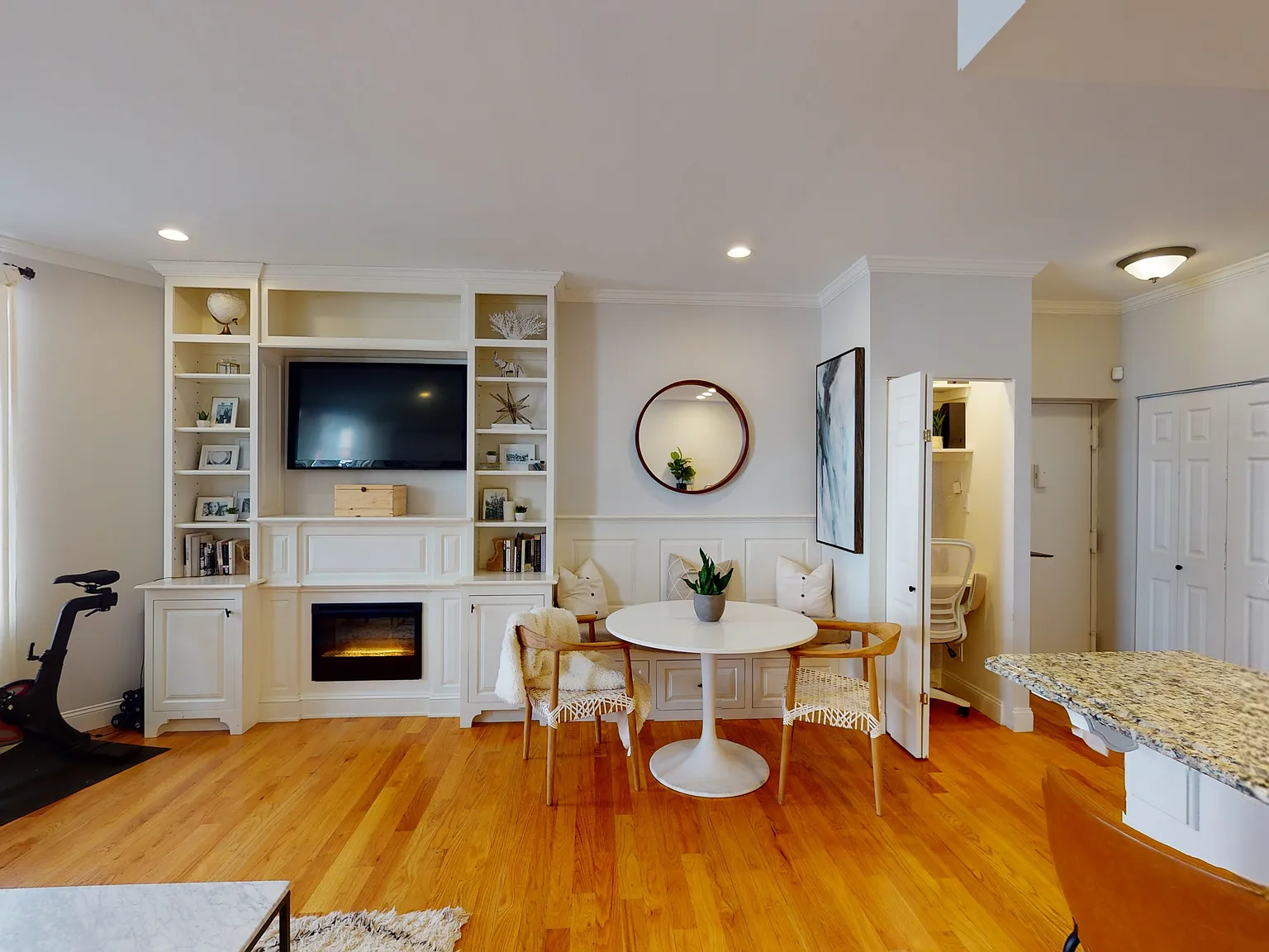 Studio, 1.0 bath, 620 sqft, $3,995 — Photo 3