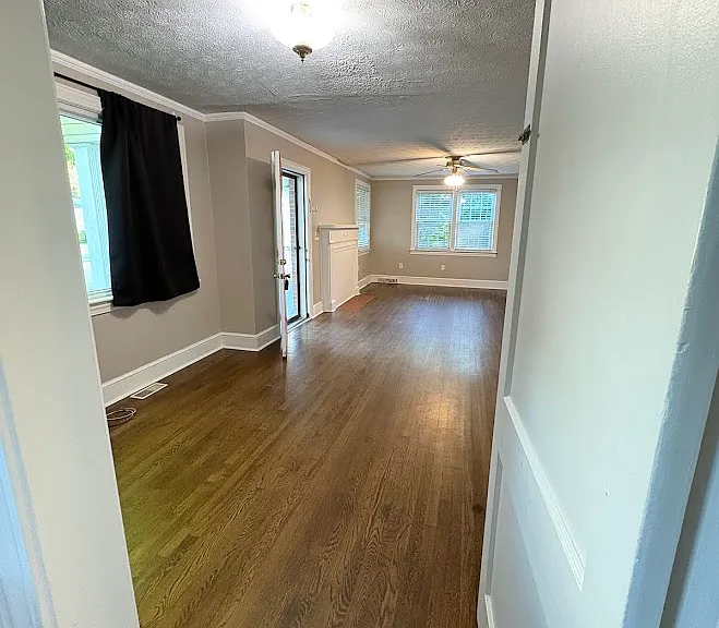 37 Holmes Dr — Photo 5