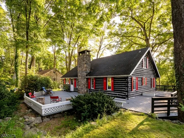 154 Cupsaw Dr, Ringwood Boro, NJ 07456