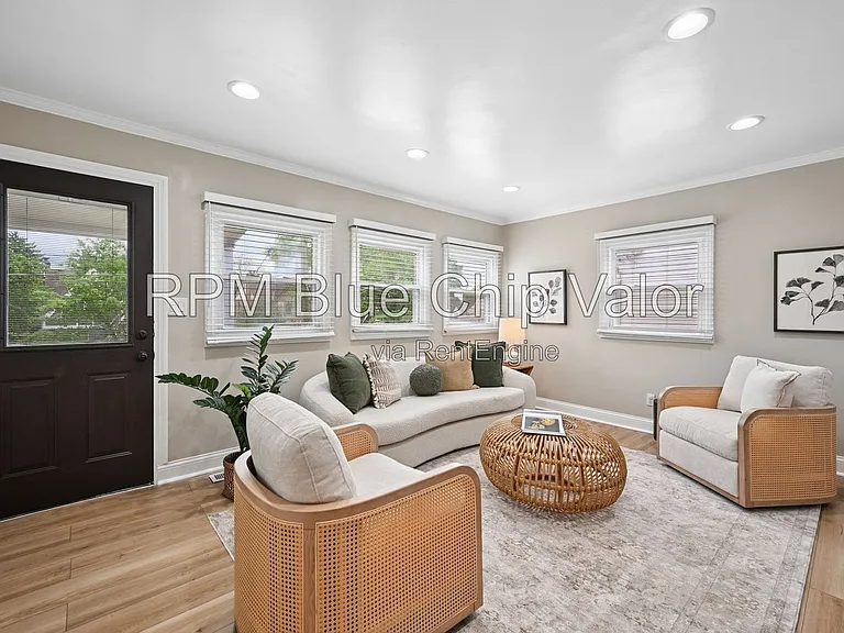 3395 Ault View Ave — Photo 4