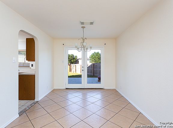 5th image of 16208 Ike Ln
