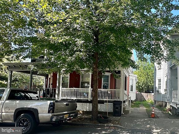 2nd image of 504 Tyler St