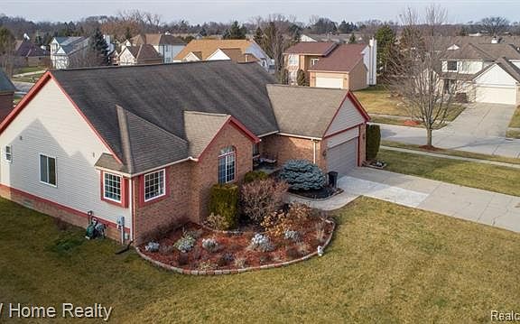 3rd image of 28425 Idensbrook Ct
