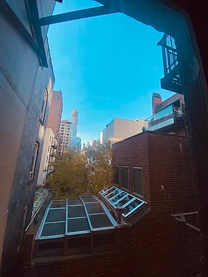 Rented by Metropolis Real Estate of Manhattan | media 6