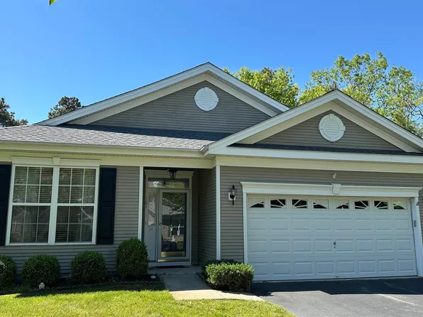 101 Newcastle Ct, Galloway, NJ 08205