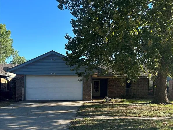 646 W Linden Dr, Mustang, OK 73064