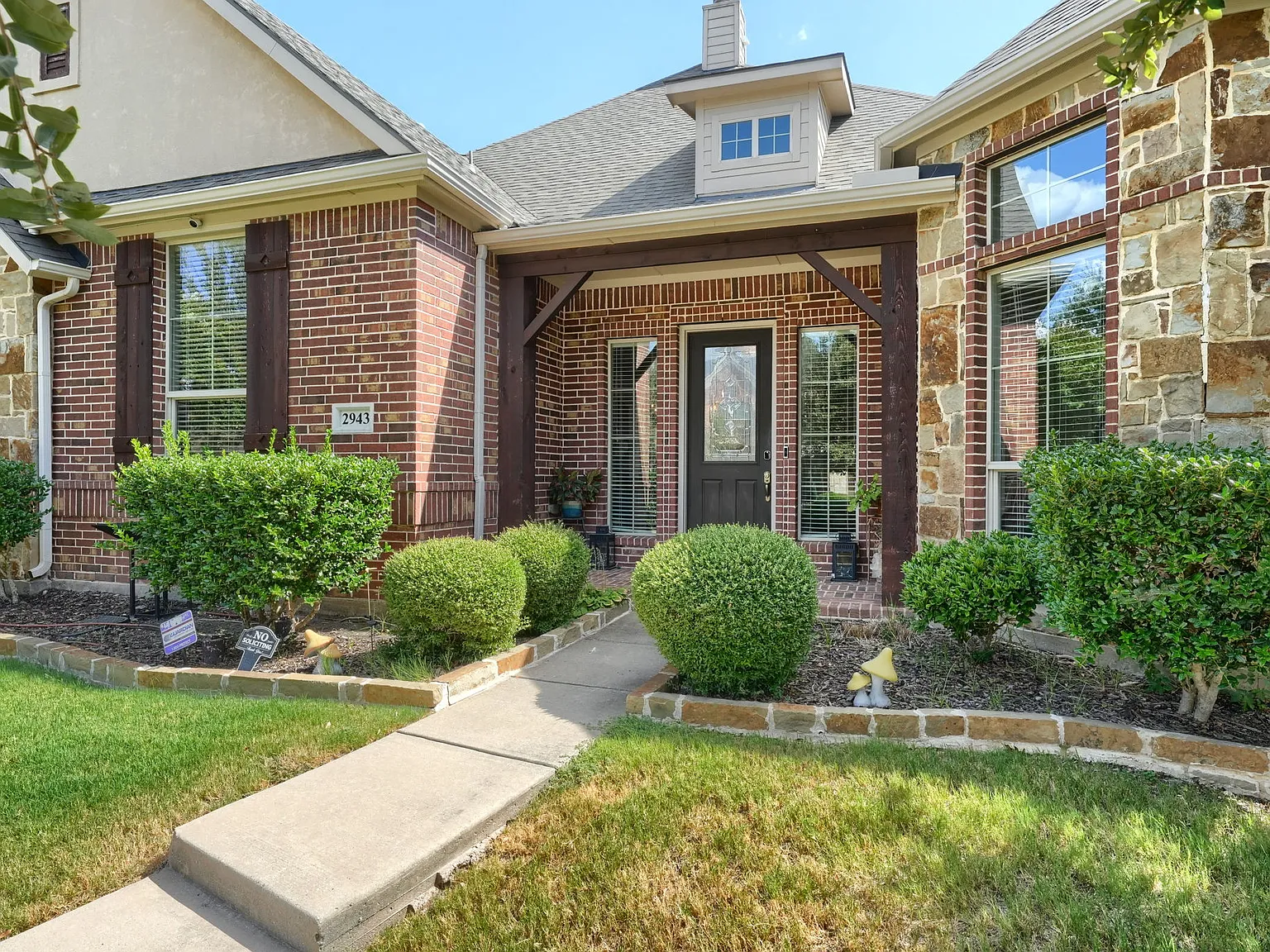 4 bed, 3096 sqft, $3,500 — Photo 2