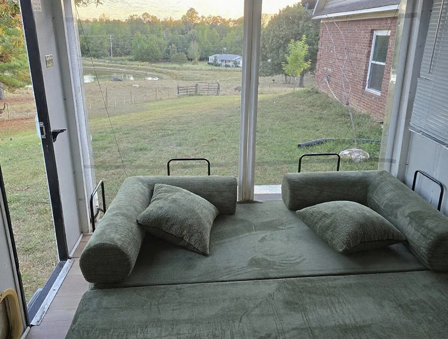 3 bed, 1.0 bath, $2,219 — Photo 4