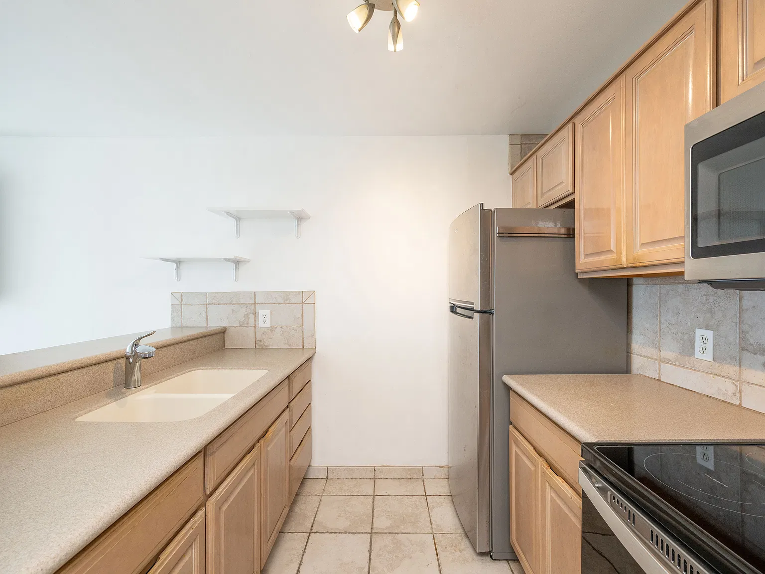 1 bed, 528 sqft, $2,500 — Photo 3