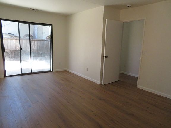 3rd image of 3407 Mission Dr