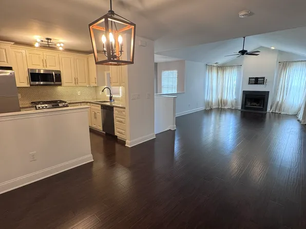 314 Vasser Dr #314, Piscataway, NJ 08854