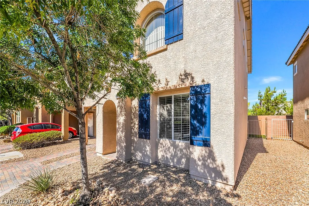 3 bed, 2.5 bath, 1355 sqft, $1,950 — Photo 3