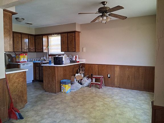 4th image of 5329 Whitney Ln