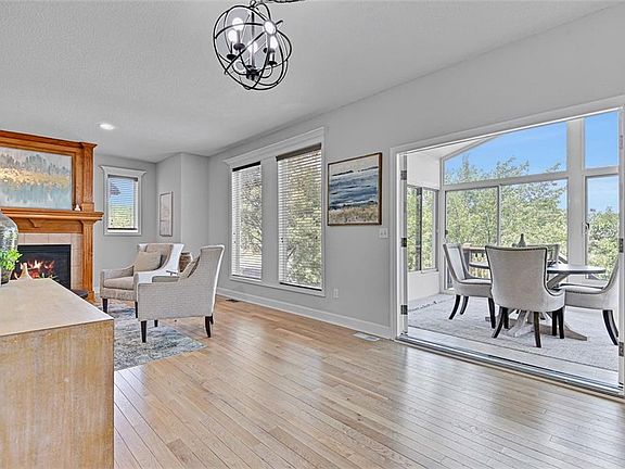 5th image of 12435 England St