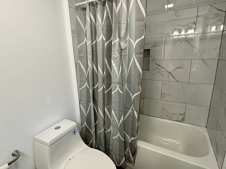 496 Gettysburg St #2 — Photo 9