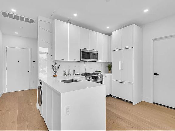 4th image of 50-07 5th St #4D