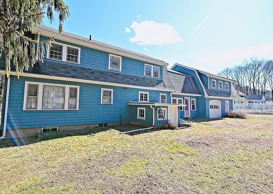 2nd image of 191 Spring St