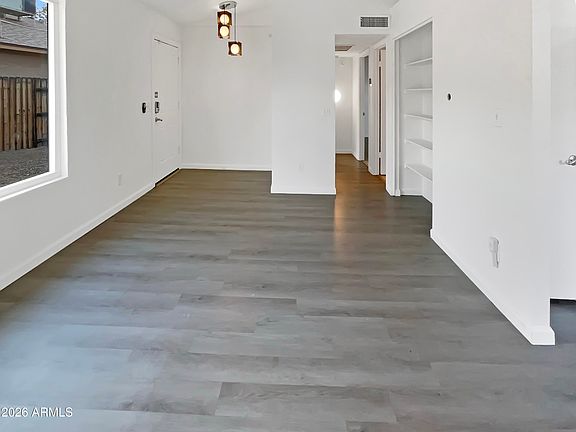 3rd image of 908 E WAHALLA Lane