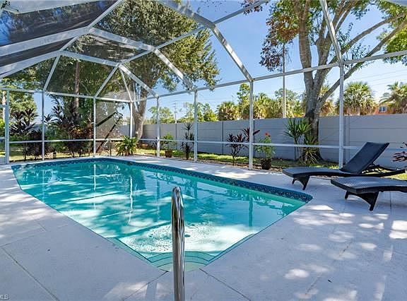 5th image of 9958 Country Oaks Dr