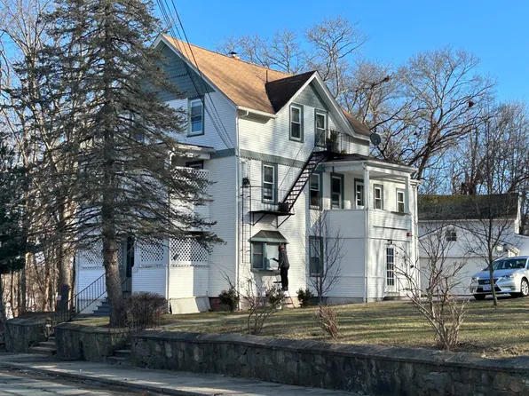 907 Bernon St Floor 3, Woonsocket, RI 02895