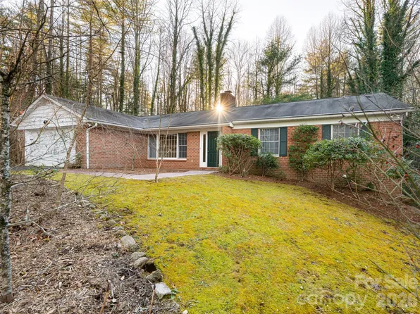 100 Wolf Shoals Dr, Hendersonville, NC 28739