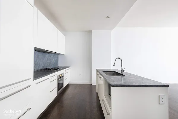 Sold by Sotheby's International Realty | media 16