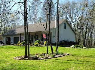 1944 Long Lake Dr, Boonville, IN 47601