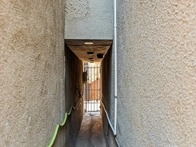 900 Harden Ct — Photo 7