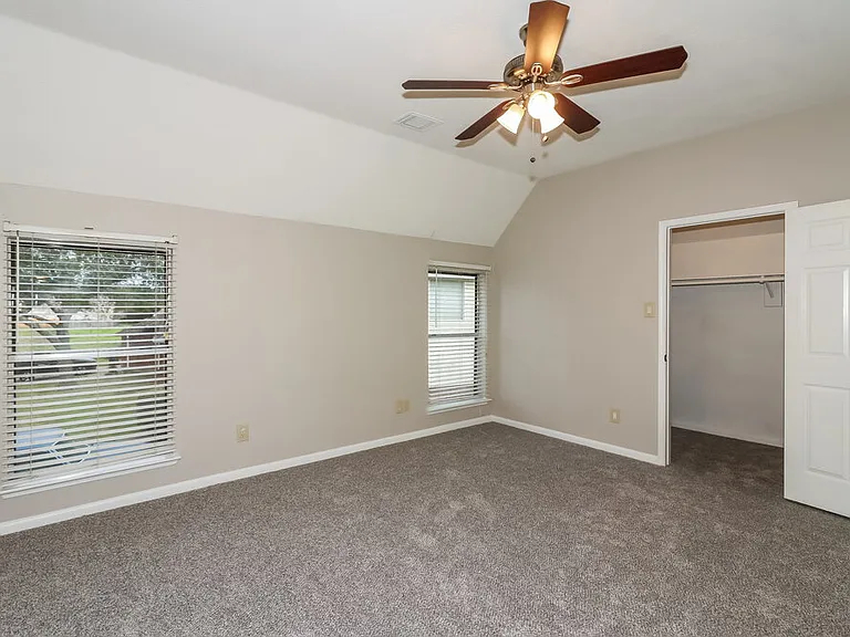 15815 Spruce River Ct — Photo 11