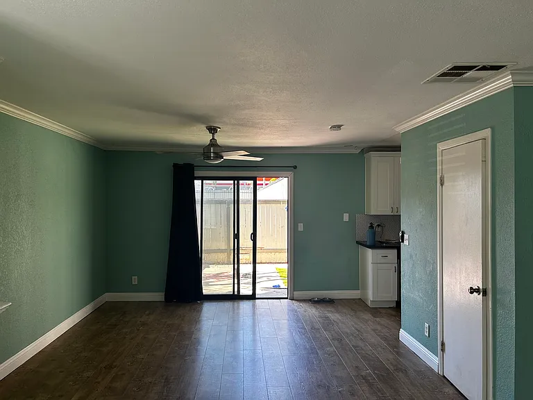 631 13th St #6 — Photo 32