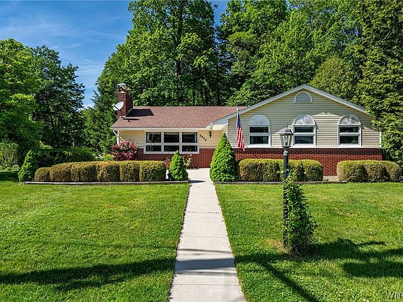 2nd image of 3922 N Hampton Brook Dr