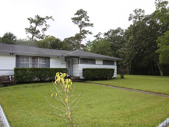 2nd image of 11225 Pine Cove St