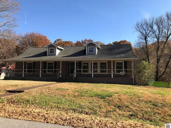 15 Camelot Dr, Calvert City, KY 42029