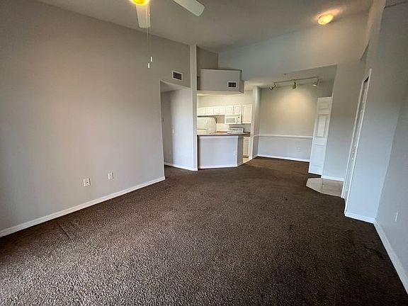 4th image of 5578 Metrowest Blvd Unit 304