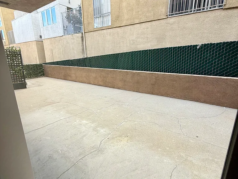 1617 N Poinsettia Place — Photo 18