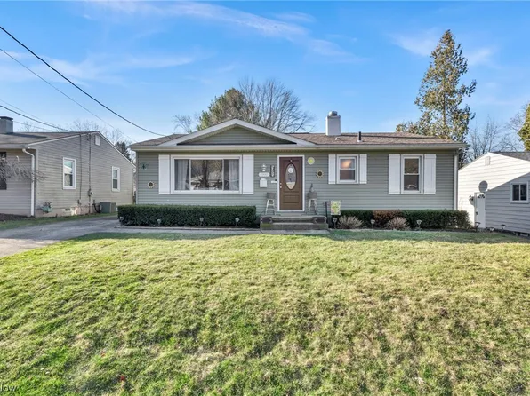 1090 Terrell Dr, Akron, OH 44313