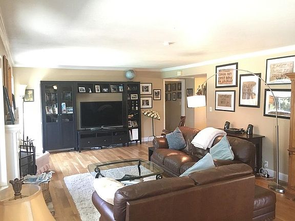 2nd image of 3593 Meadowbrook Dr