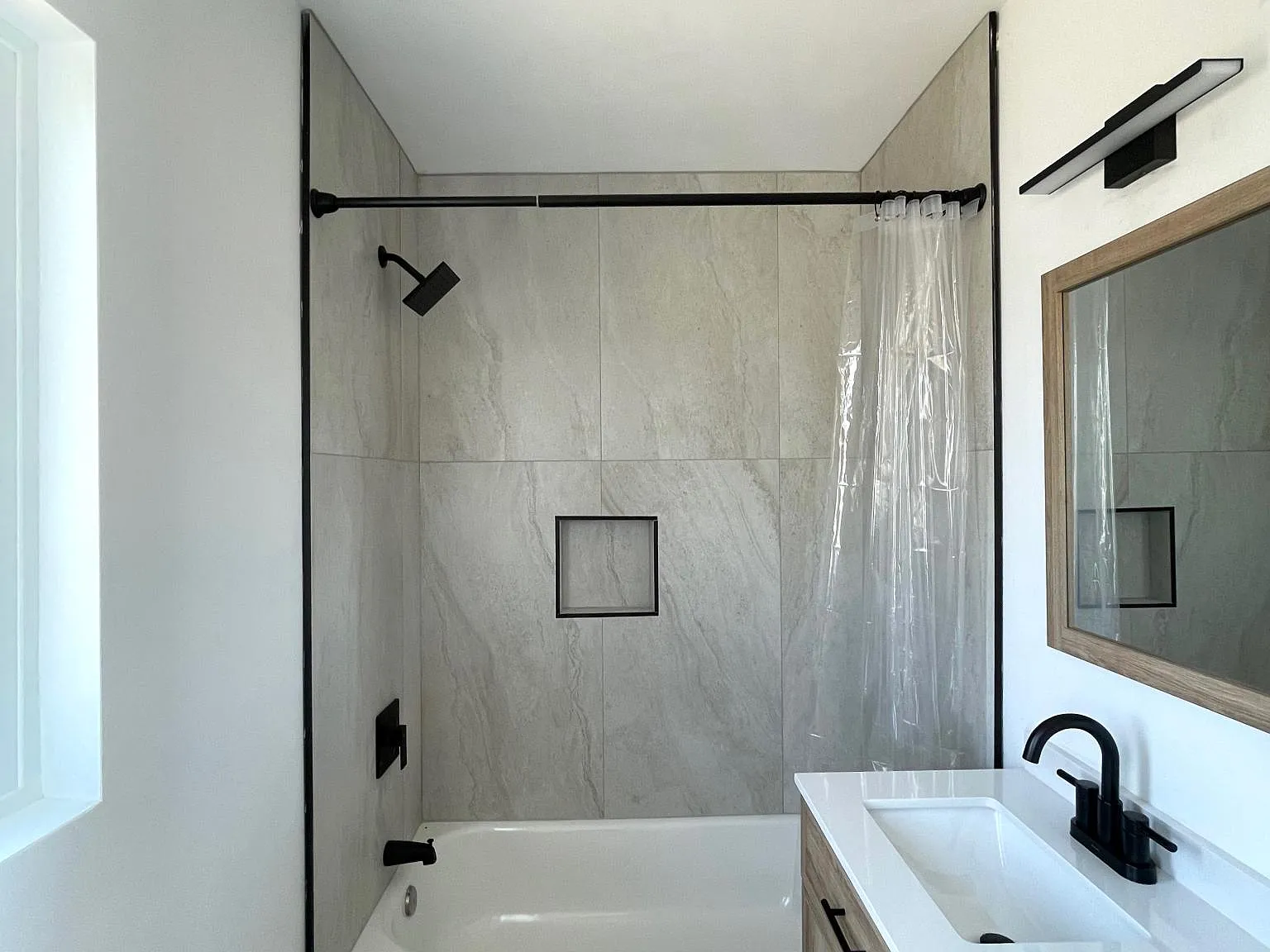 1 bed, 600 sqft, $2,600 — Photo 2