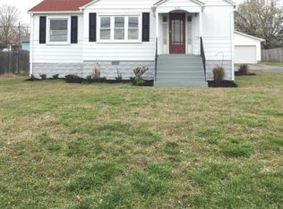 519 NE Midlake Dr, Knoxville, TN 37918