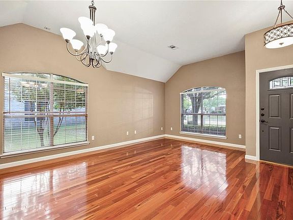 3rd image of 11009 Stream Bend Dr