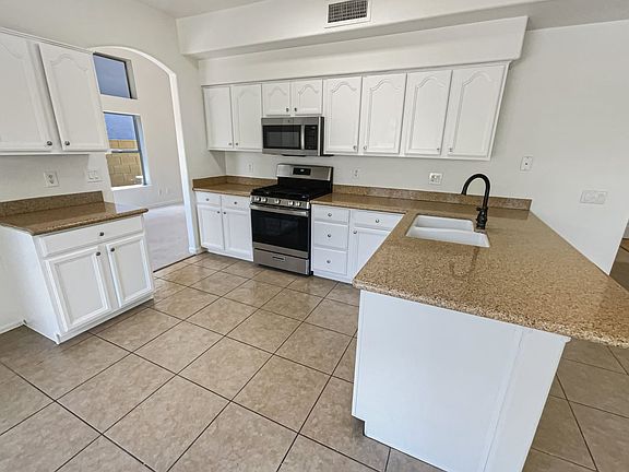 3rd image of 1360 E Washington Ave #2