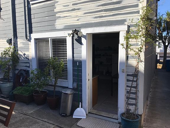 5th image of 431 Ellington Ave